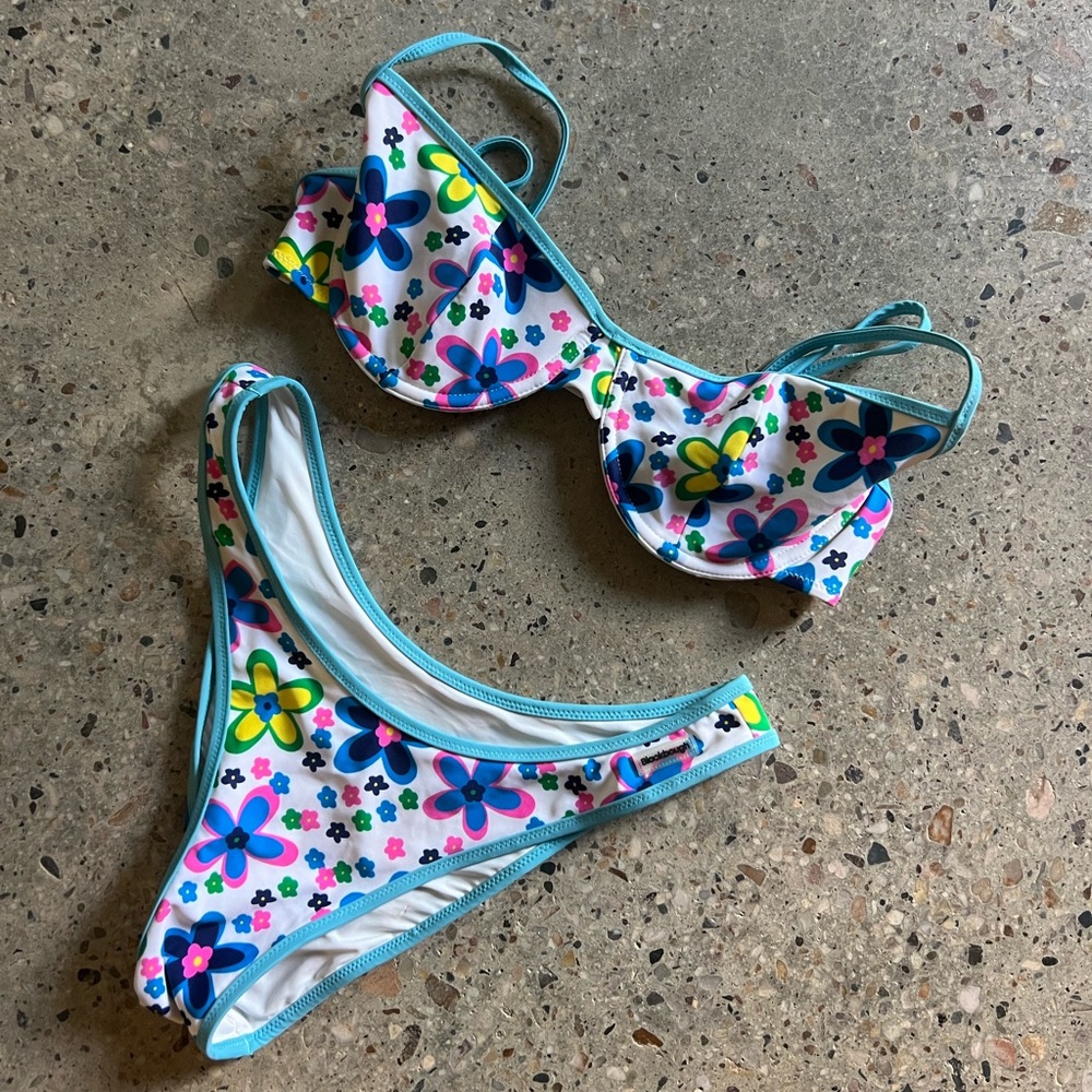 Blackbough Bikini retro floral print size medium